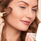 jane iredale PurePressed Base Mineral Foundation Refill Ivory påføring 